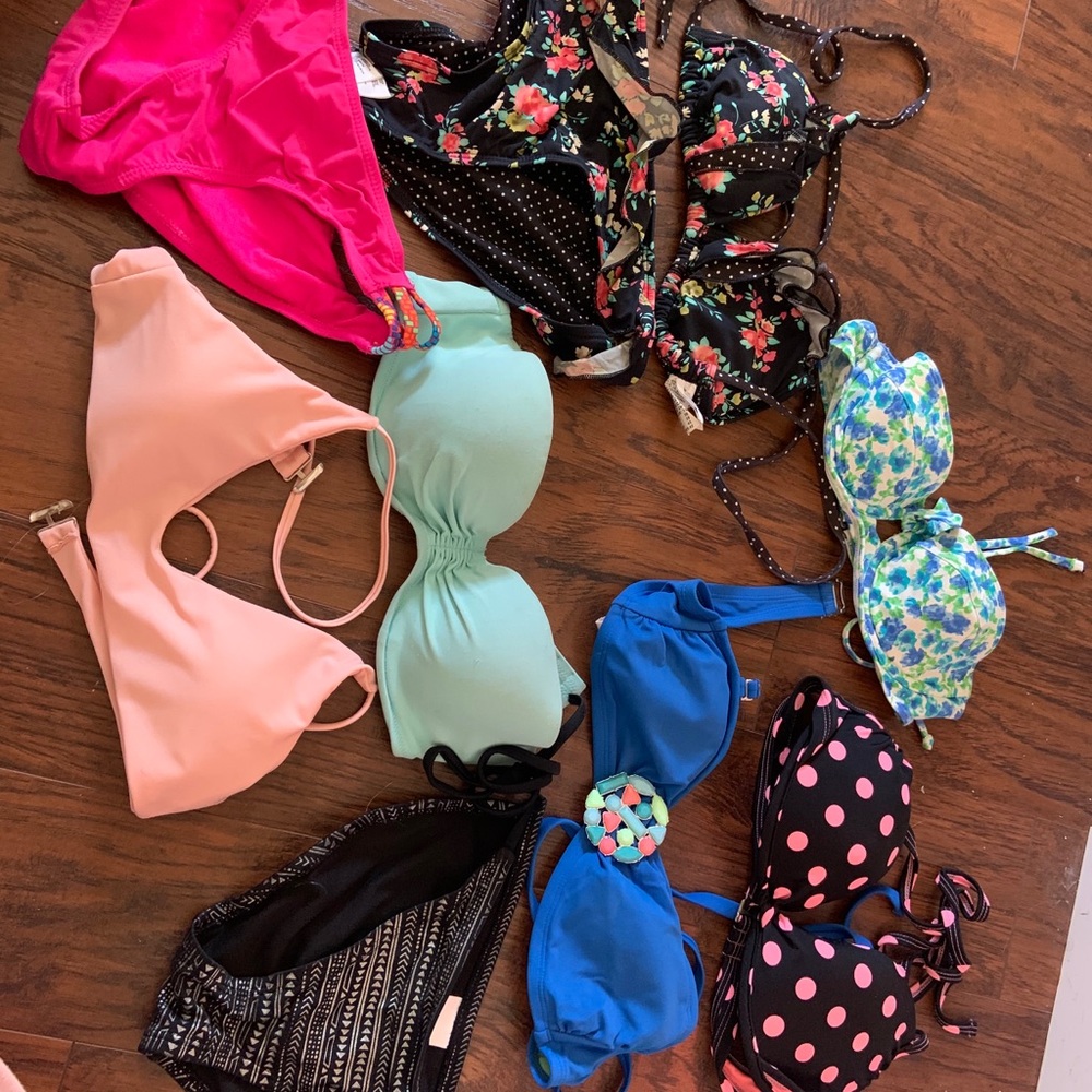 Bikini tops & bottoms